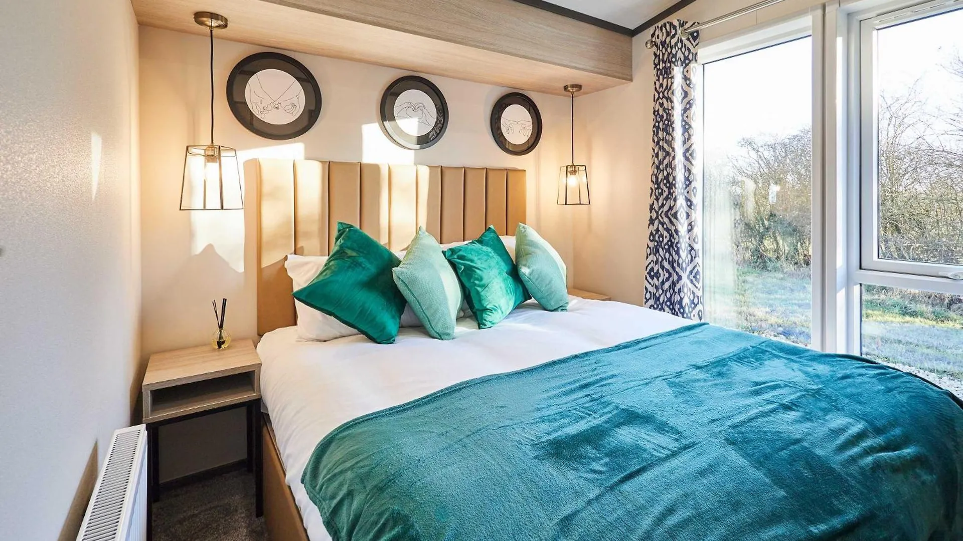 Chalet Host & Stay - Kinara Lodge Pickering